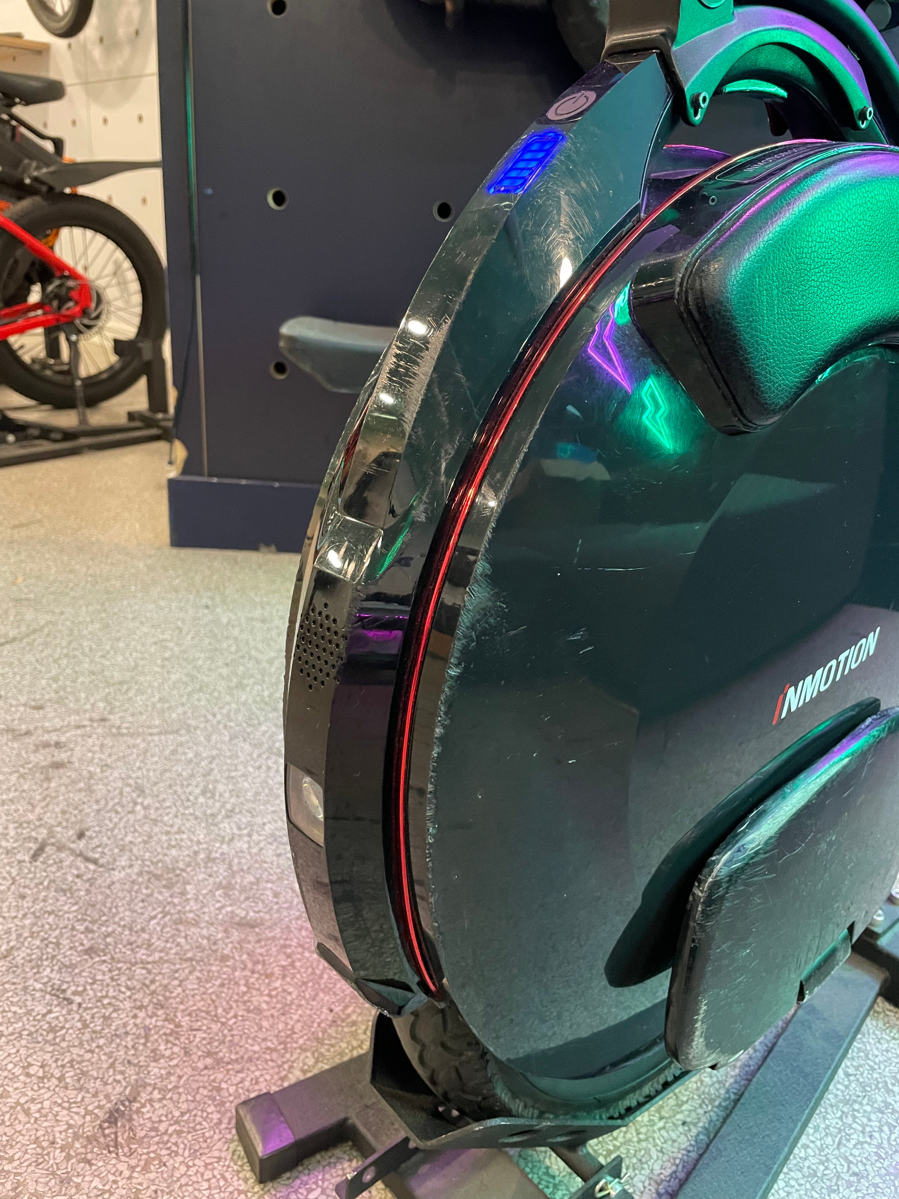 InMotion V10F - Display Model