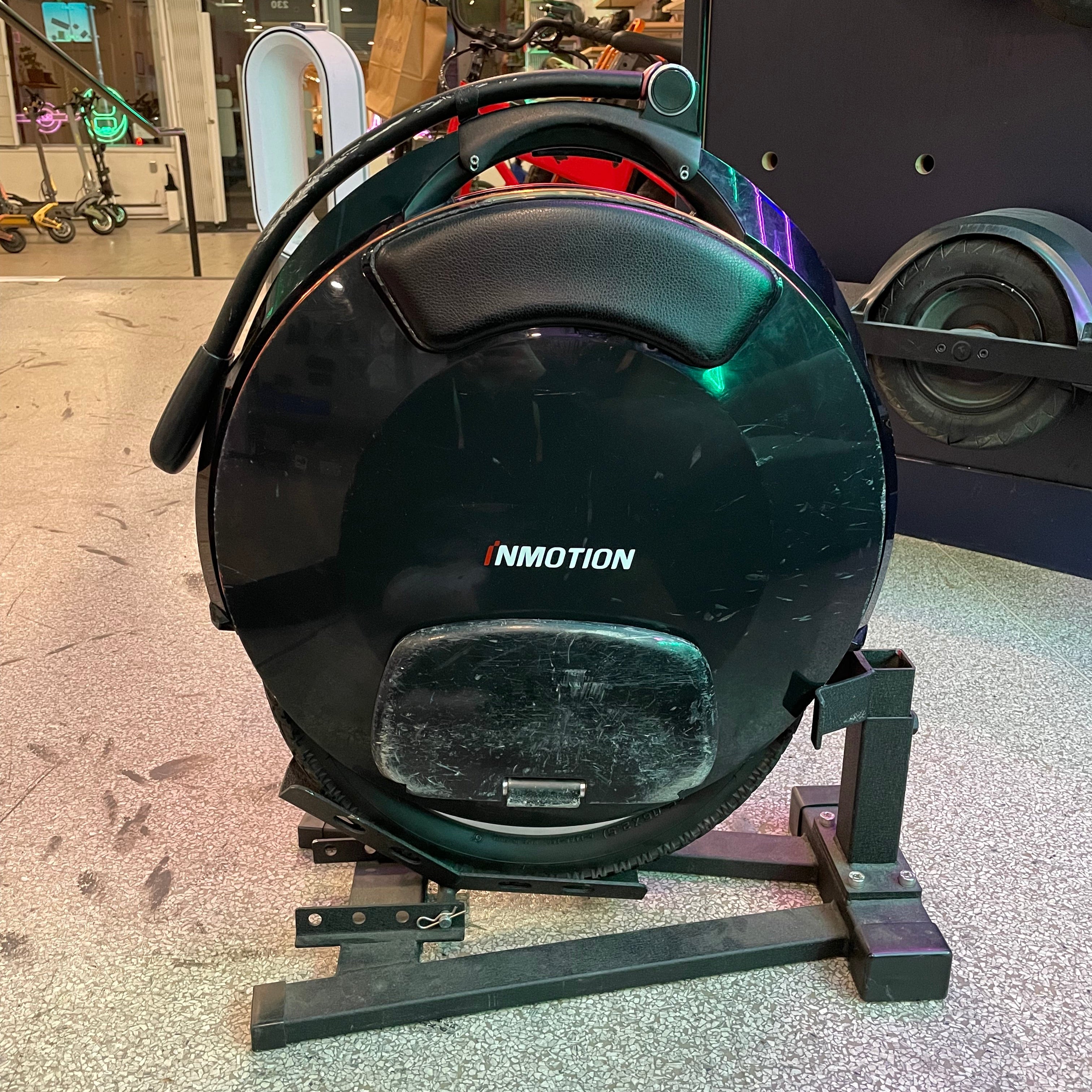 InMotion V10F - Display Model