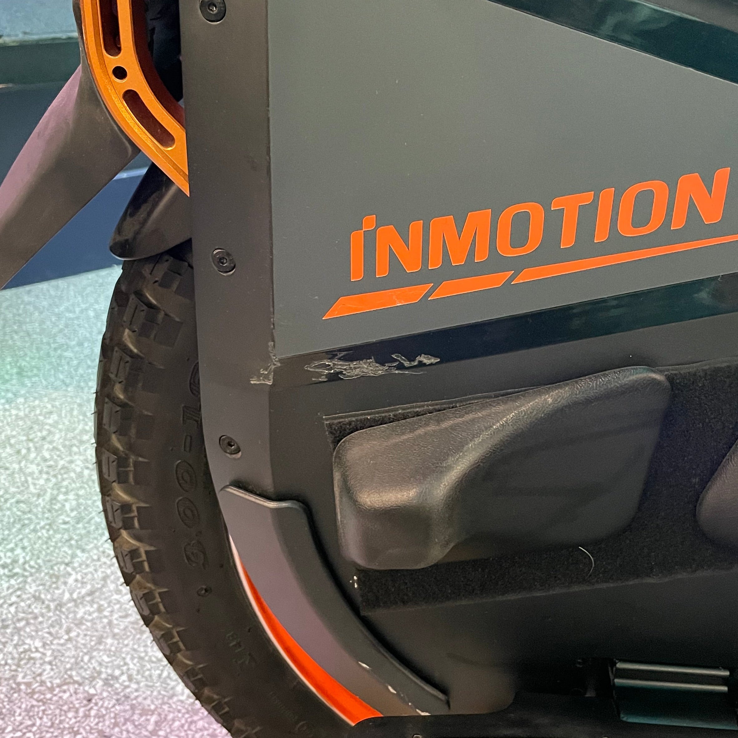 InMotion V13 Challenger - Display