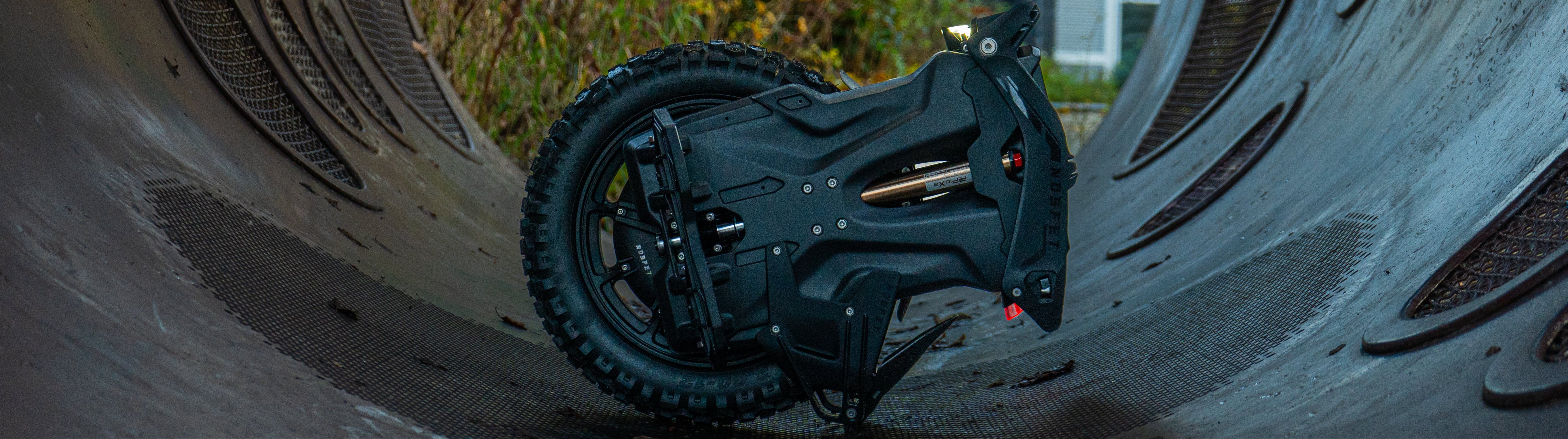 NOSFET Aeon electric unicycle in tunnel